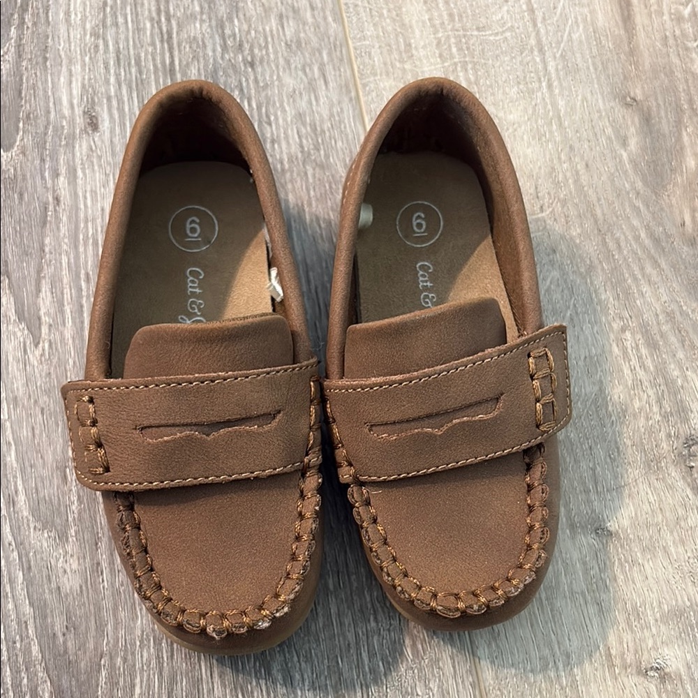 Cat & Jack Toddler Loafers in Size 6